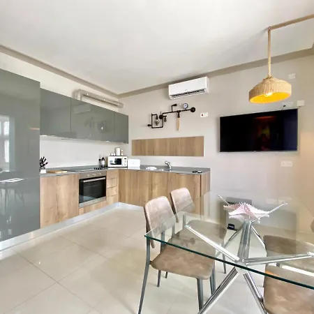 Seaside Condo *